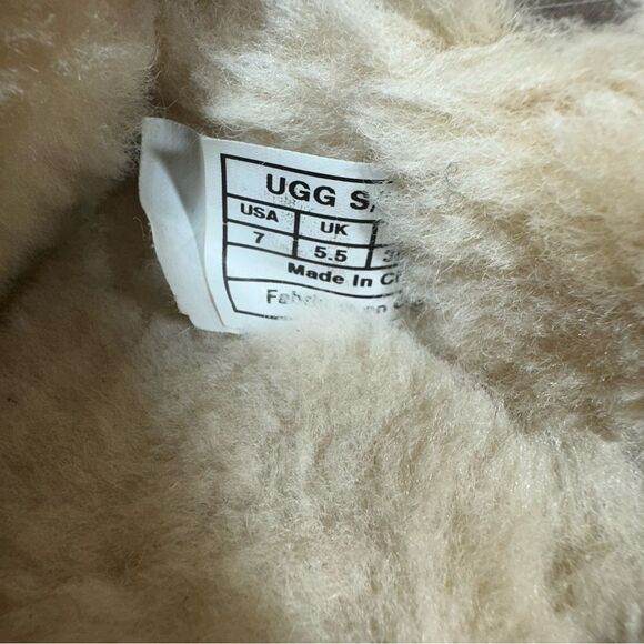 UGG Dakota Chocolate Suede Moccasin Slippers Women’s Size 7 - Picture 8 of 9